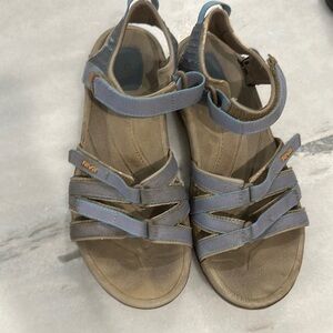 Teva women’s sandals 9